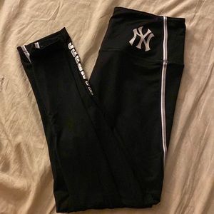 PINK Yankees Leggings | Size: M